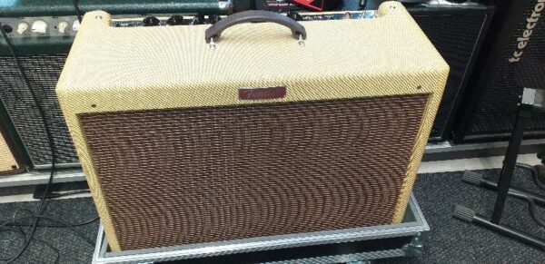 Fender_Blues_Deluxe_Fender_Blues_Deluxe_jpg