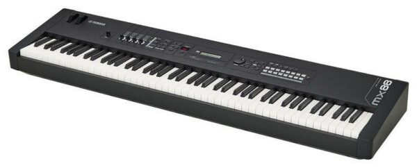 YAMAHA_MX88_SYNTETISAATTORI_PIANO